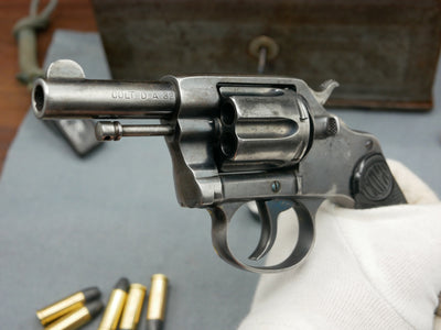 Rare Colt New Police 32 S&W 2,5 pouces de 1904 dans son coffret exceptionnel.