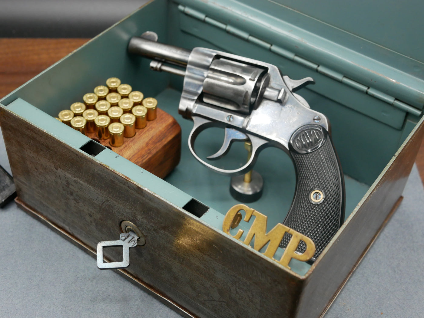 Rare Colt New Police 32 S&W 2,5 pouces de 1904 dans son coffret exceptionnel.