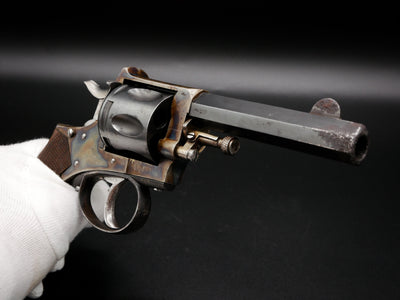 Revolver de type Webley RIC repensé par Max Fliegenschmidt. Jaspage splendide !