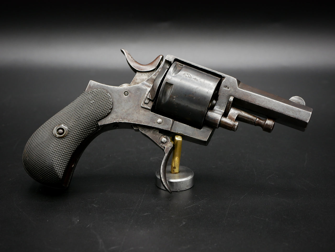 Très joli Revolver de type Bulldog cal 320 de fabrication Liégeoise.