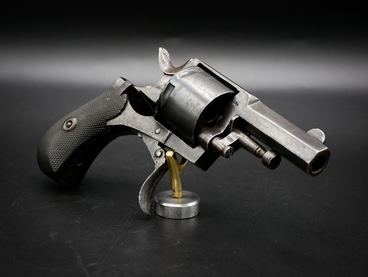 Très joli Revolver de type Bulldog cal 320 de fabrication Liégeoise.