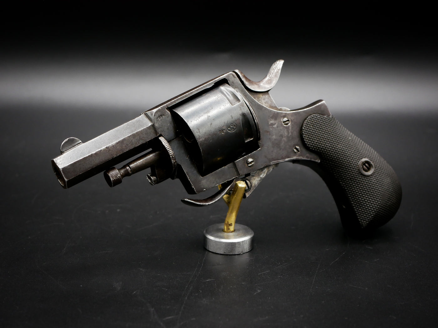 Très joli Revolver de type Bulldog cal 320 de fabrication Liégeoise.